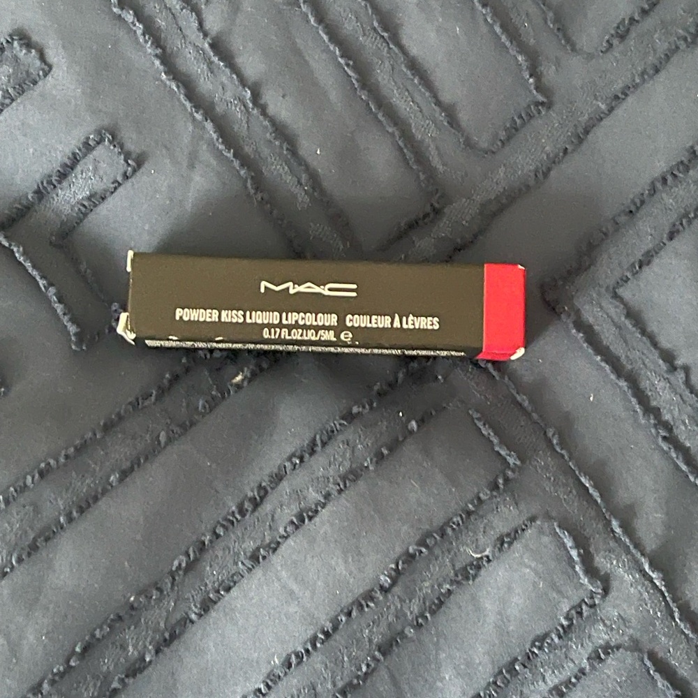 MAC HAUTE PANTS LIQUID LIP COLR COULOR LACQUER POWER KISS VIBRANT RED STAIN LIPS